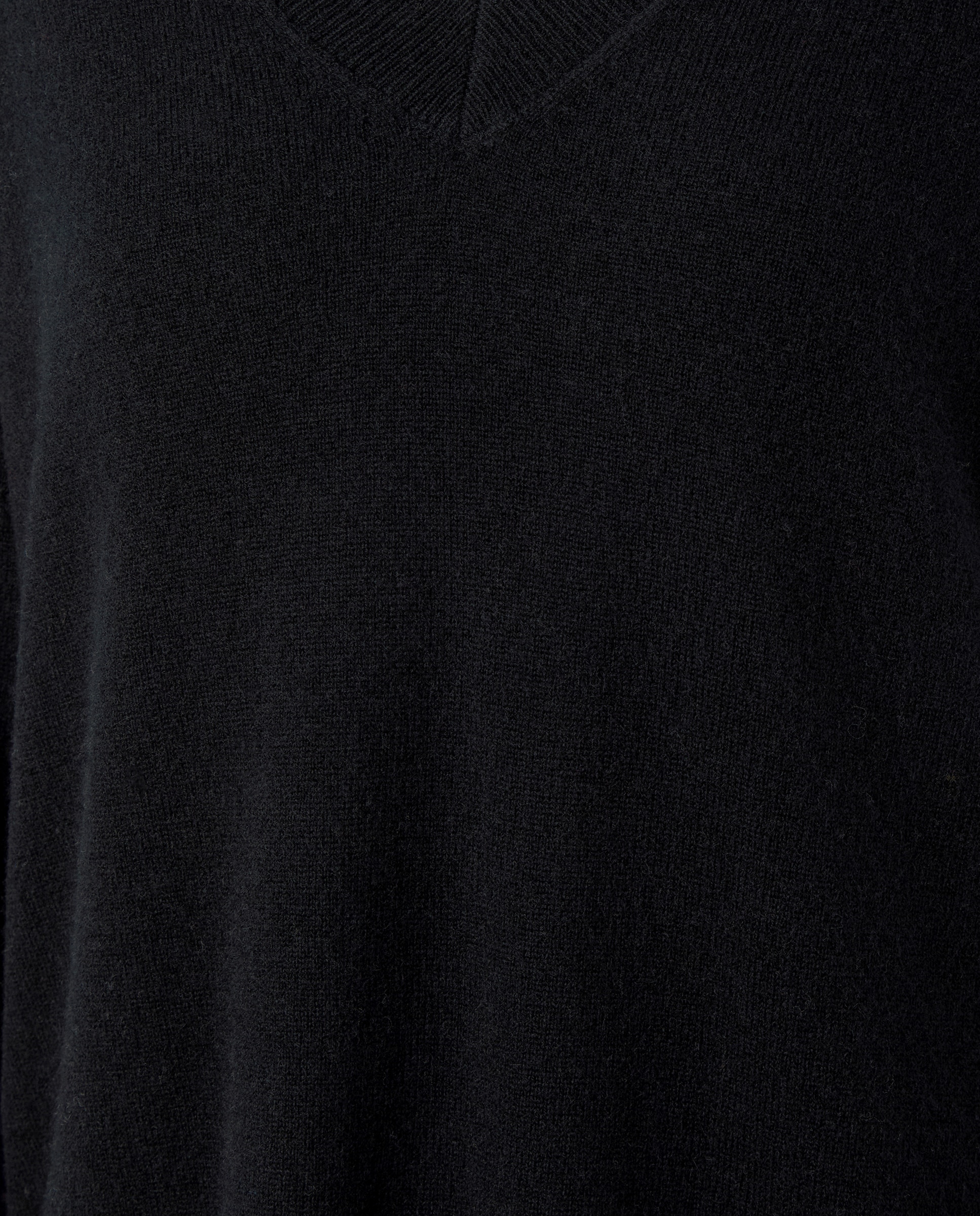 Camisola de Malha 100% Caxemira com Decote em Bico Preto-5