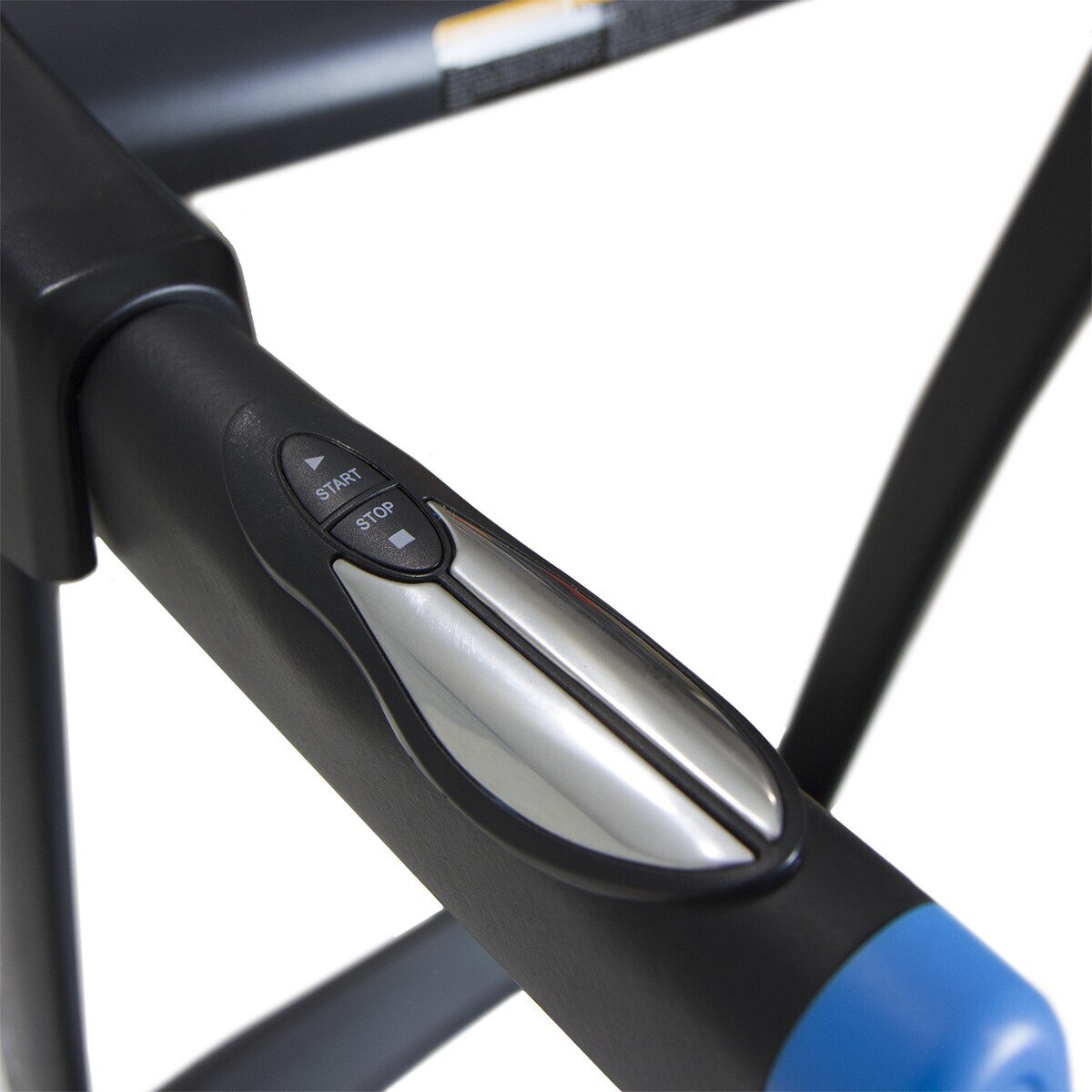 Recondicionado - Grade A - Passadeira TR090i Bladez Fitness Preto / Cinzento-3