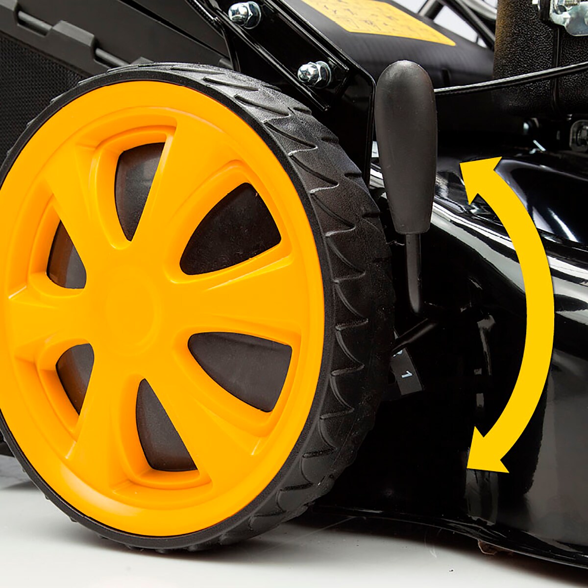 Máquina de Cortar Relva de Gasolina 3