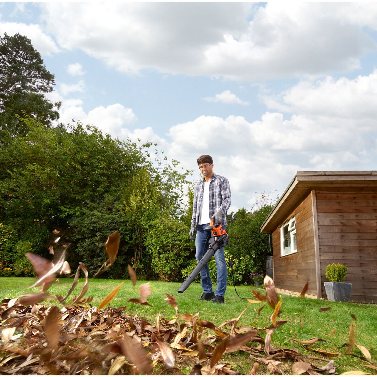 Aspirador Soplador Triturador Eléctrico BEBLV031-QS Naranja / Negro-10