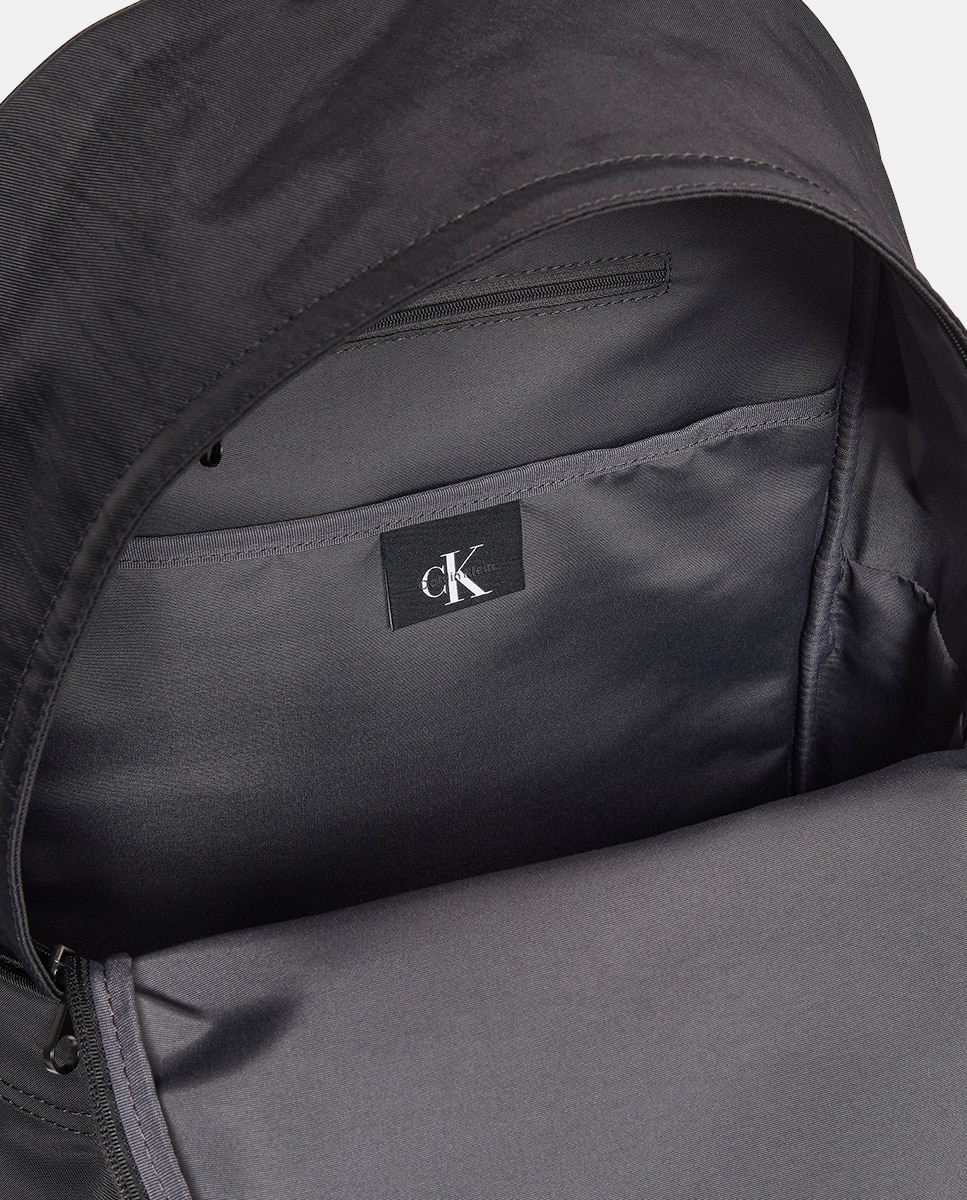 Mochila de nylon Calvin Klein con logo frontal en el bolsillo delantero - Negro Negro-4