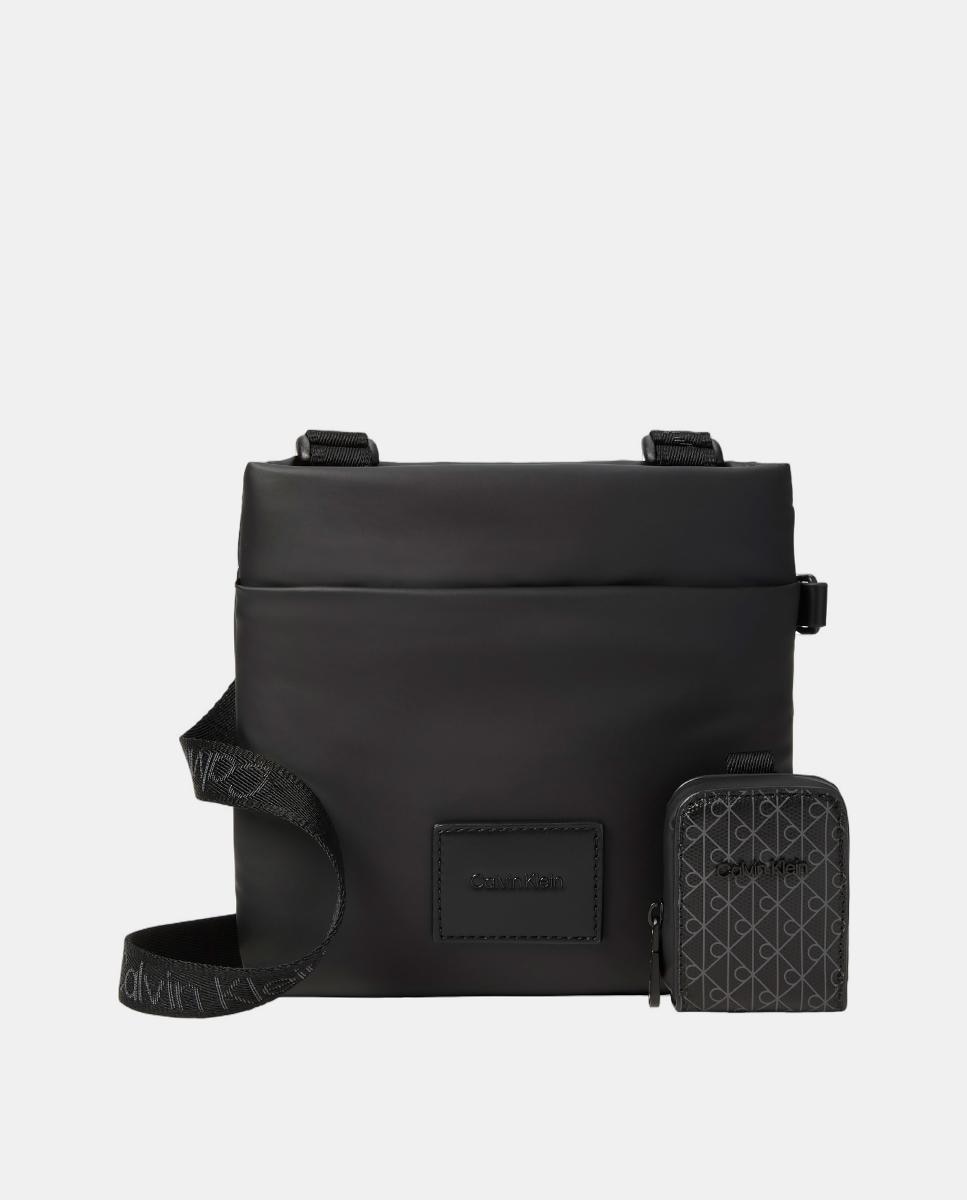 Imagen 0 de Bandolera rectangular Calvin Klein acolchada para hombre Negro