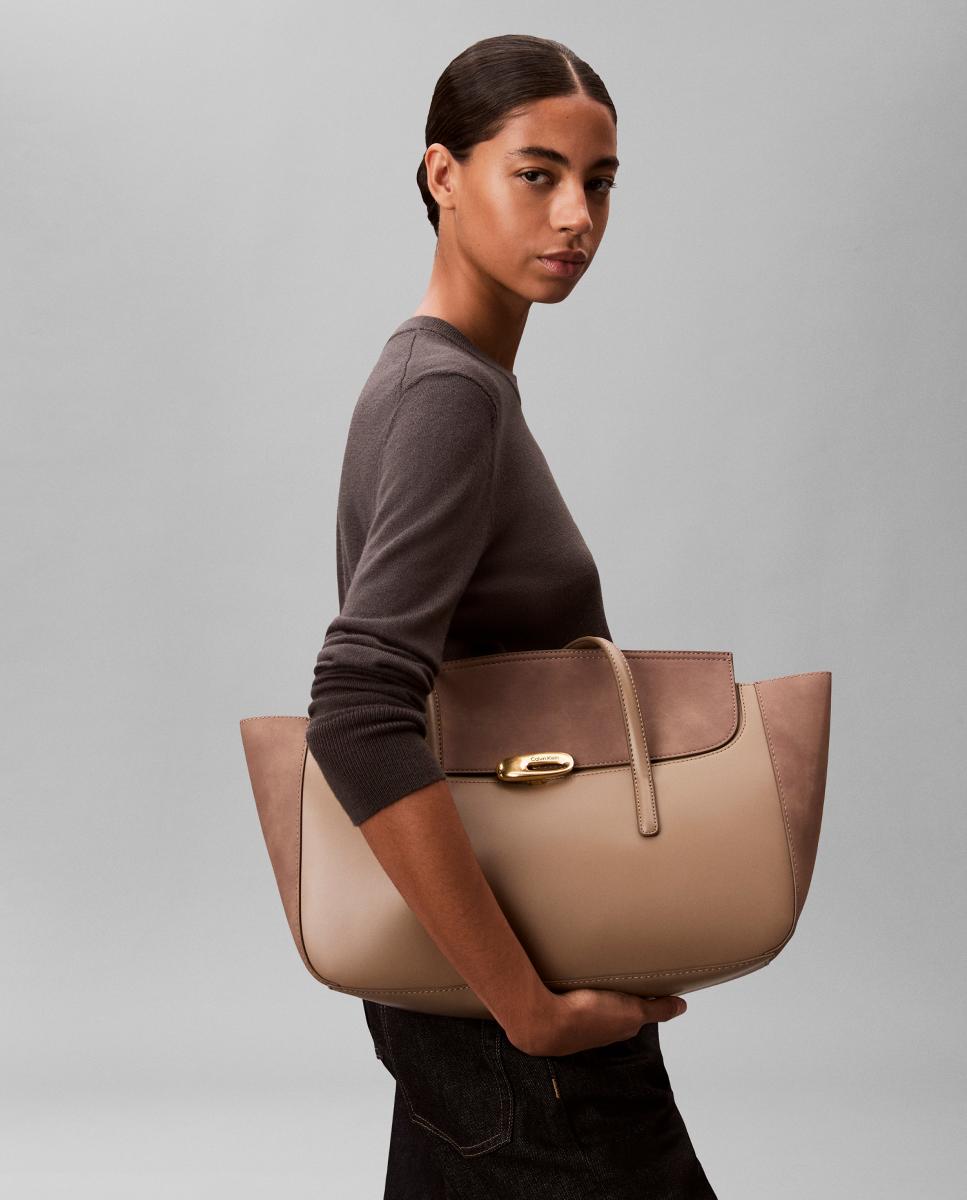 Mala Tipo Tote com Detalhe Dourado Castanho-5