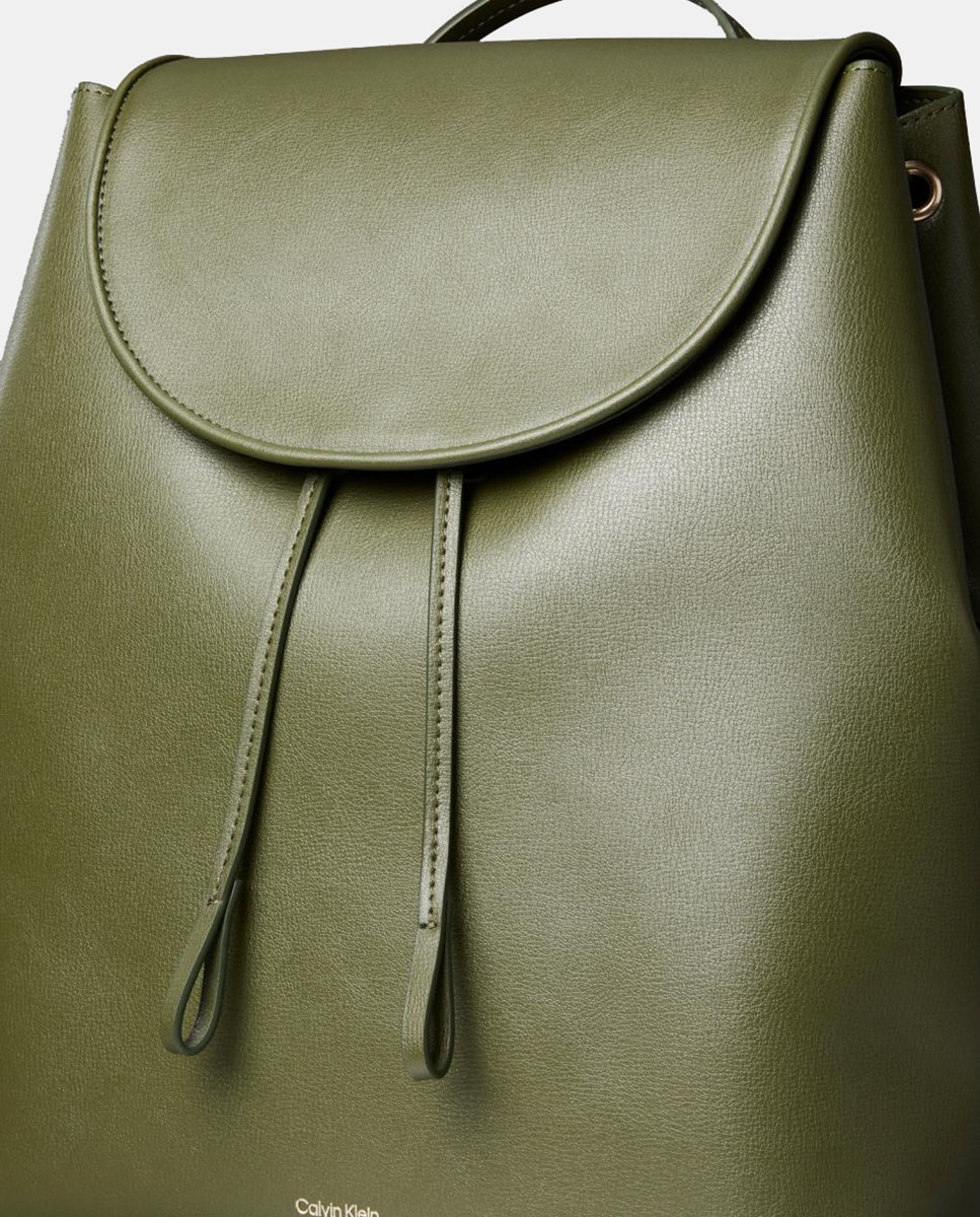 Mochila com Fecho de Aba Verde-4