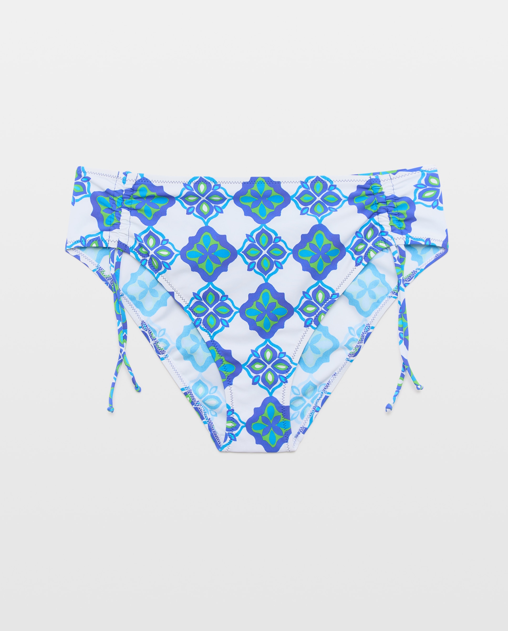 Imagem 0 de Cueca de Biquíni de Cintura Subida com Regulador Ajustável para Cinturas Normais e Grandes
