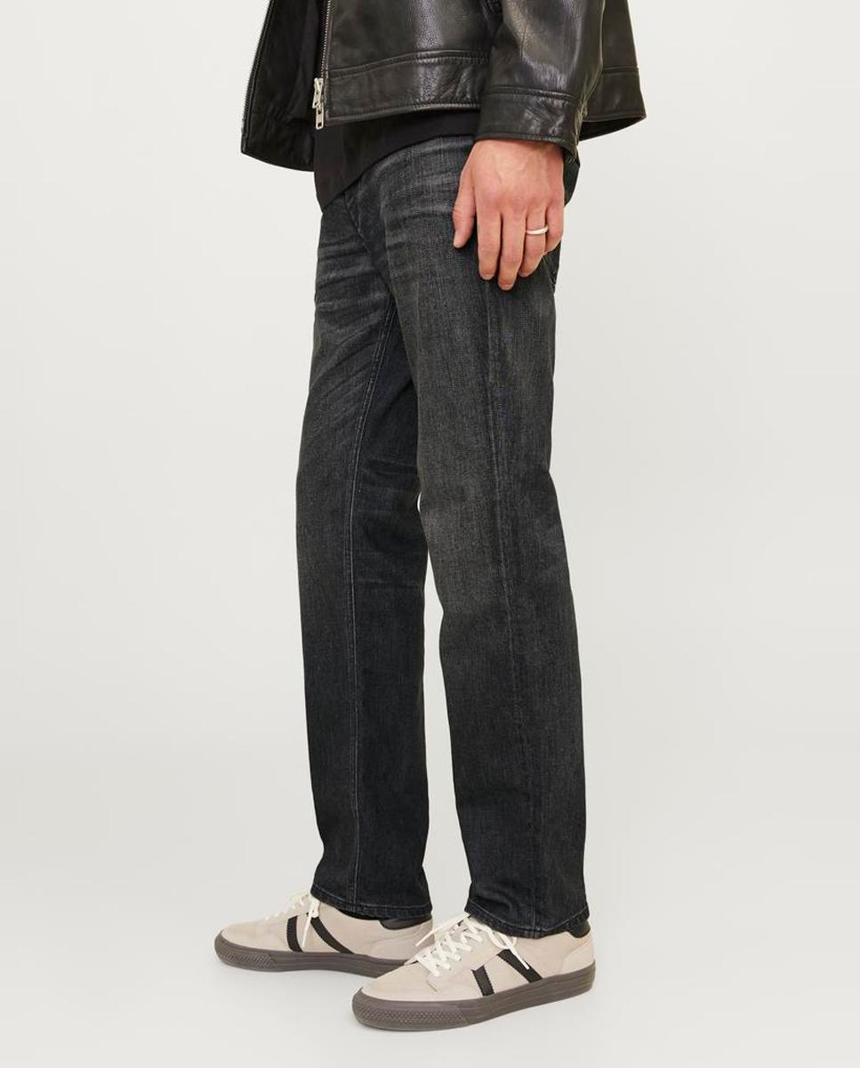 Jeans Regular Fit Preto-4