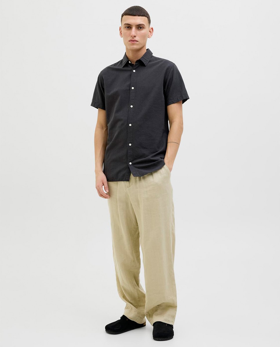 Camisa Slim com Manga Curta Preto-7