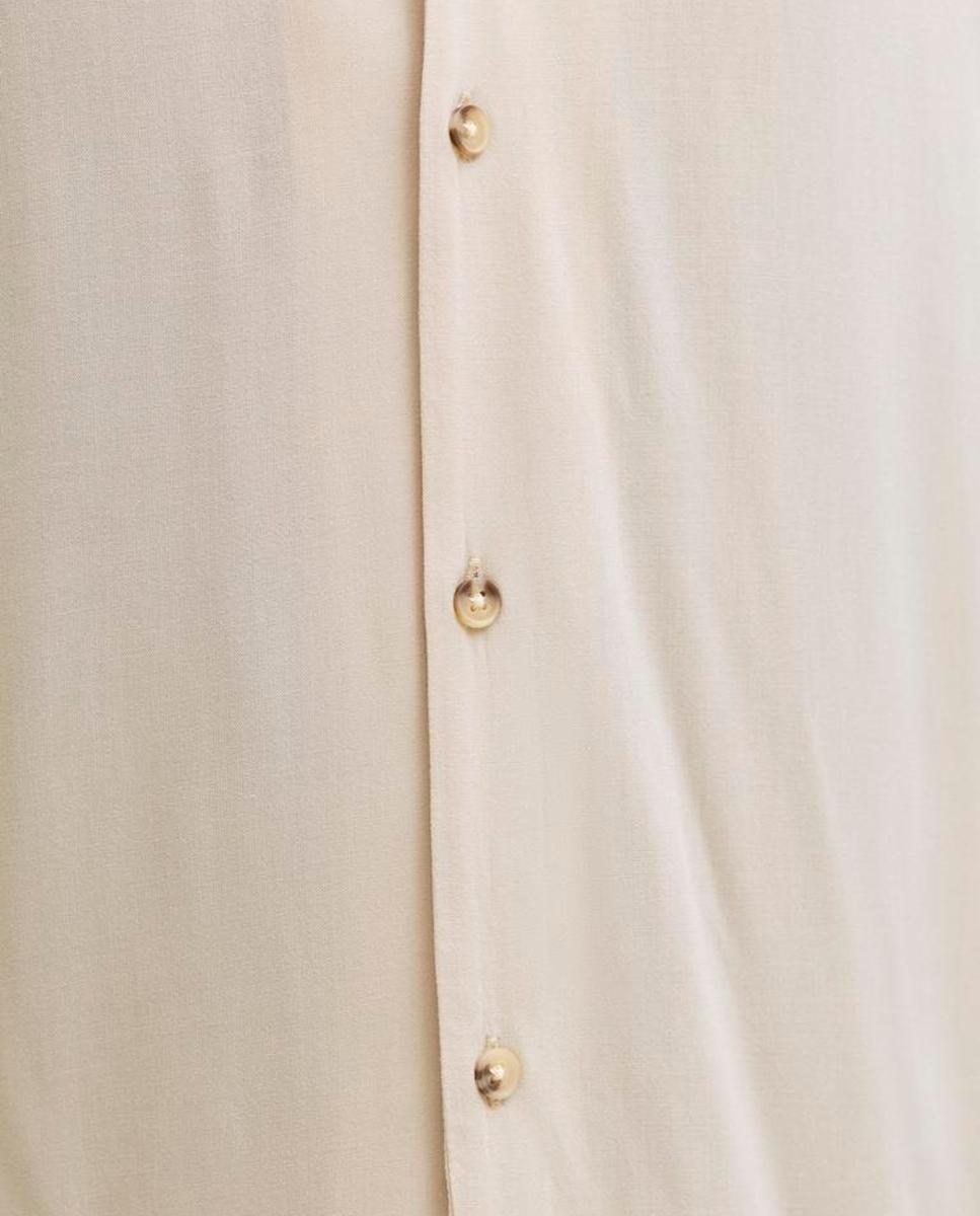 Camisa Resort Lisa com Manga Curta Bege-4
