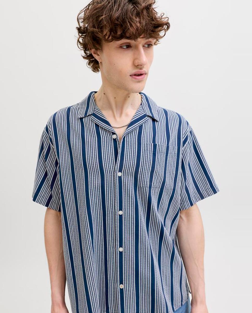Camisa Resort Estampada com Manga Curta Azul-marinho-3