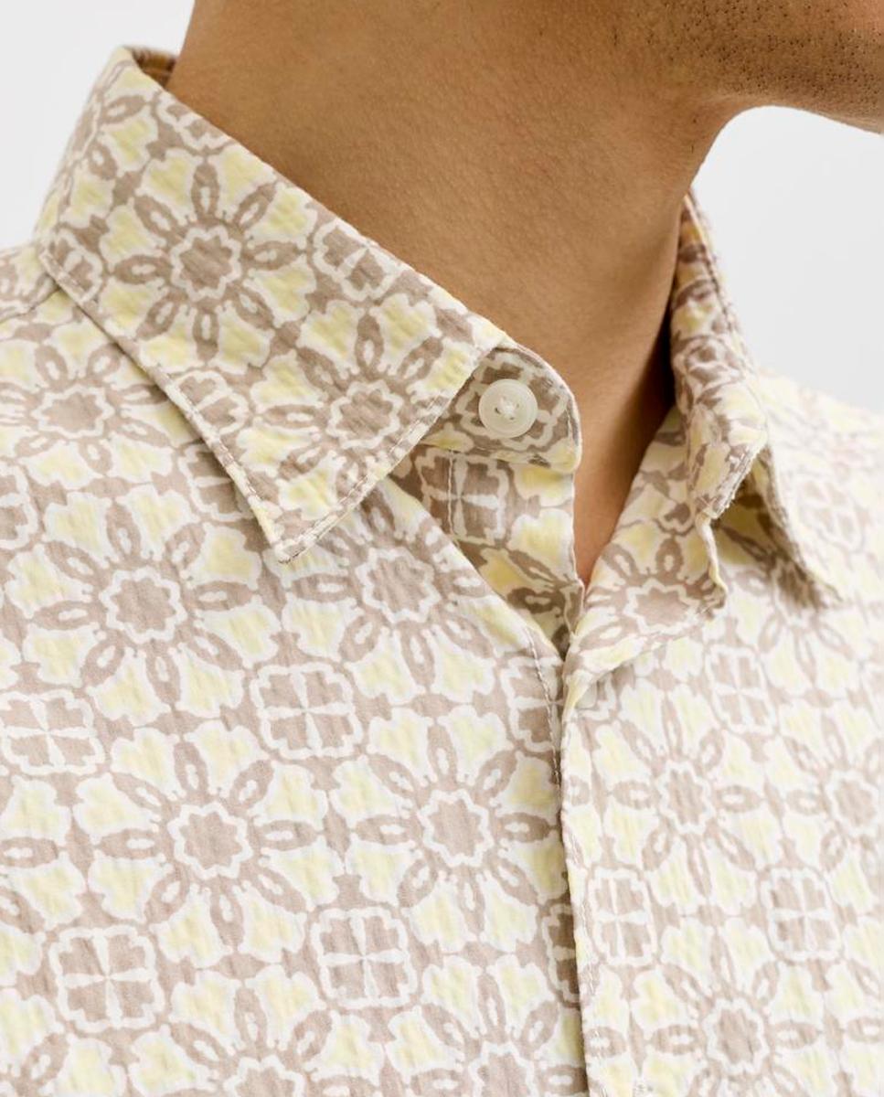 Camisa Estampada de Manga Curta Creme-4