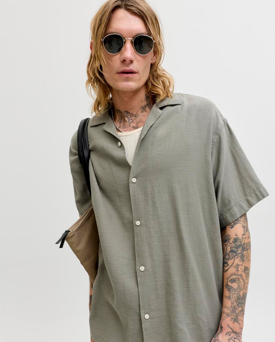 Camisa Resort Relaxed Fit com Manga Curta Verde-3