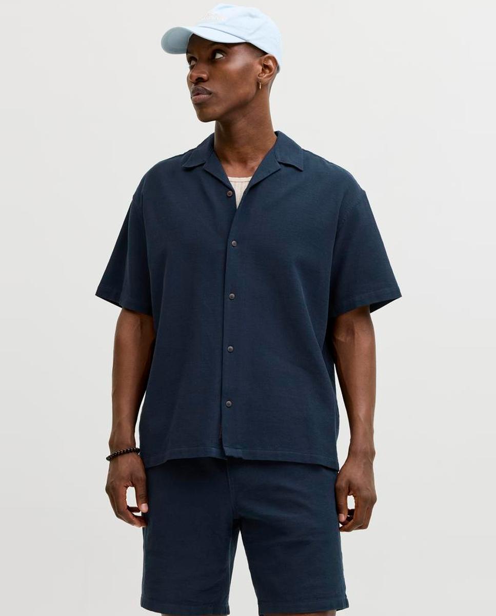 Jack & Jones - Camisa de hombre tipo resort en tejido dobby.