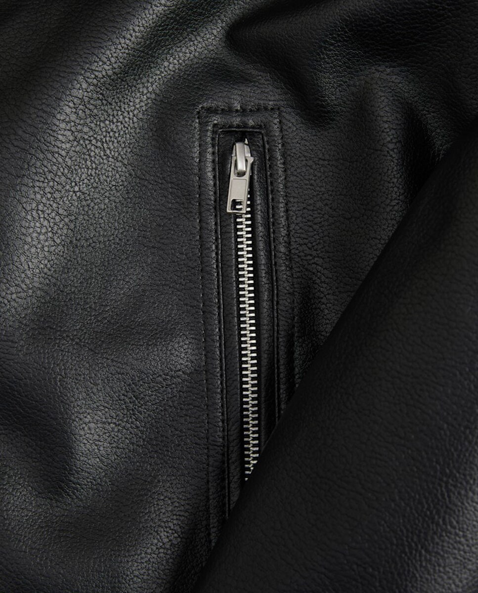 Blusão em Polipele Preto-5