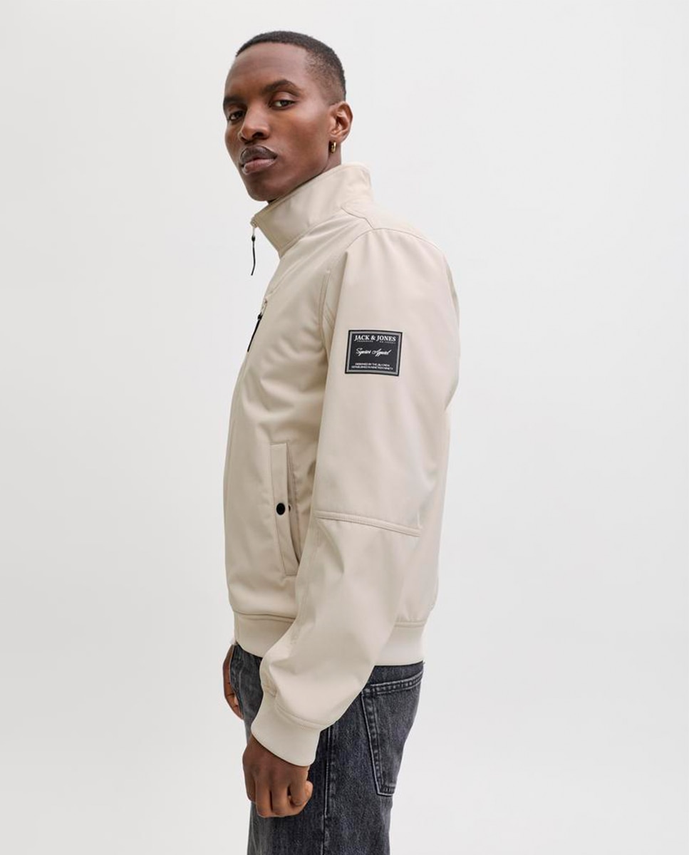 Blusão Softshell com Forro Polar no Interior Creme-3