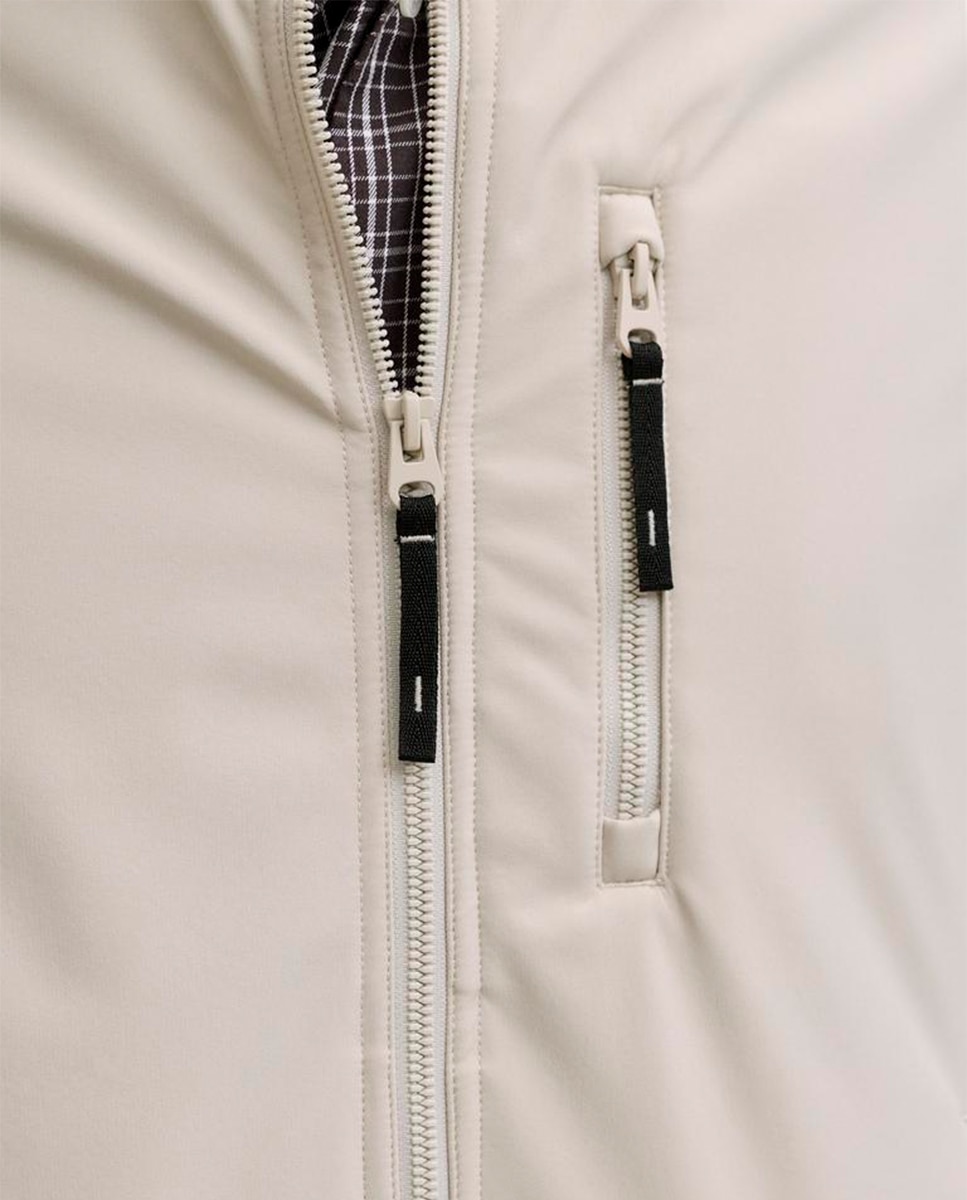 Blusão Softshell com Forro Polar no Interior Creme-4