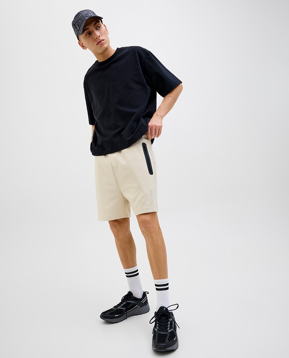 Bermudas com Bolsos Laterais em Contraste Bege-8