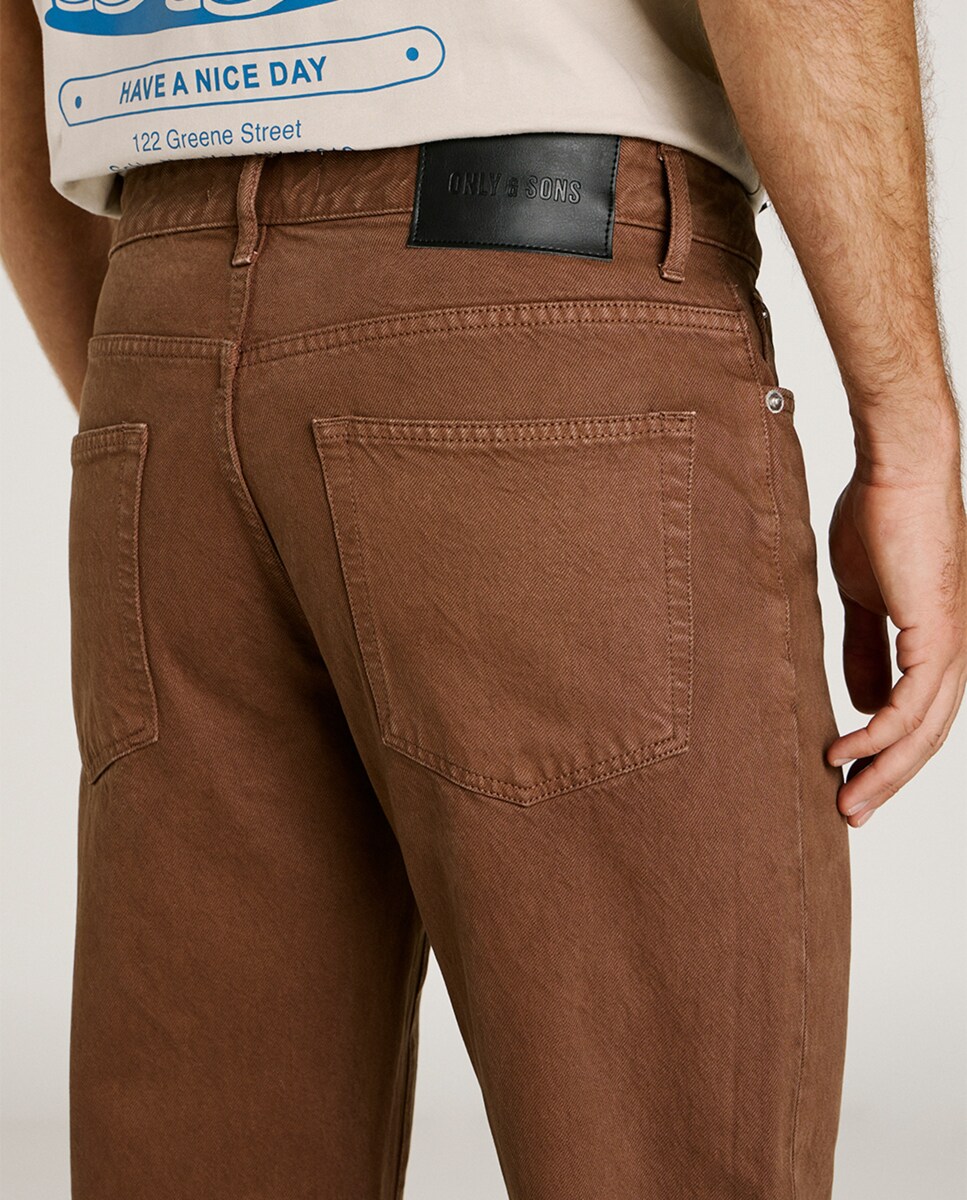 Jeans Straight Fit 100% Algodão. Castanho-4