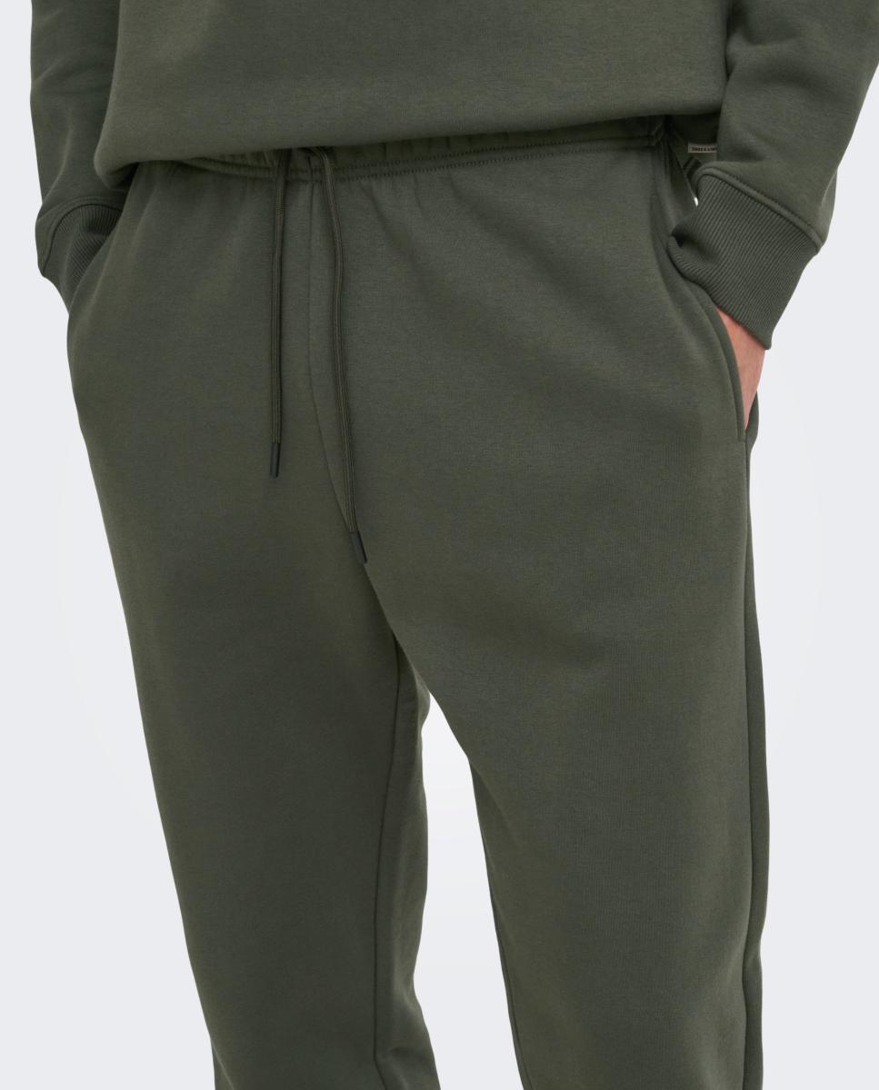Pantalón deportivo largo de hombre tipo jogger. - Only & Sons - Verde oscuro Verde oscuro-3