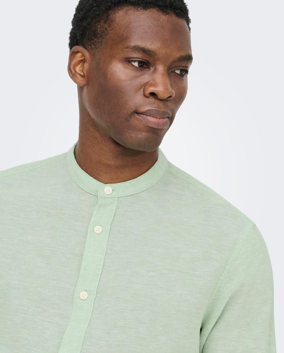 Camisa Regular Fit com Manga Comprida e em Linho Verde-claro-3