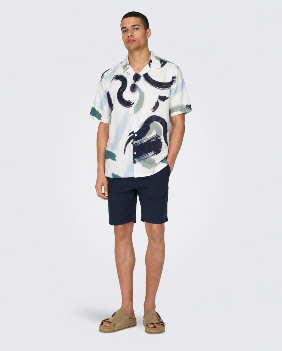 Imagem 0 de Camisa Regular Fit com Manga Curta Composta de Linho e Algodão.