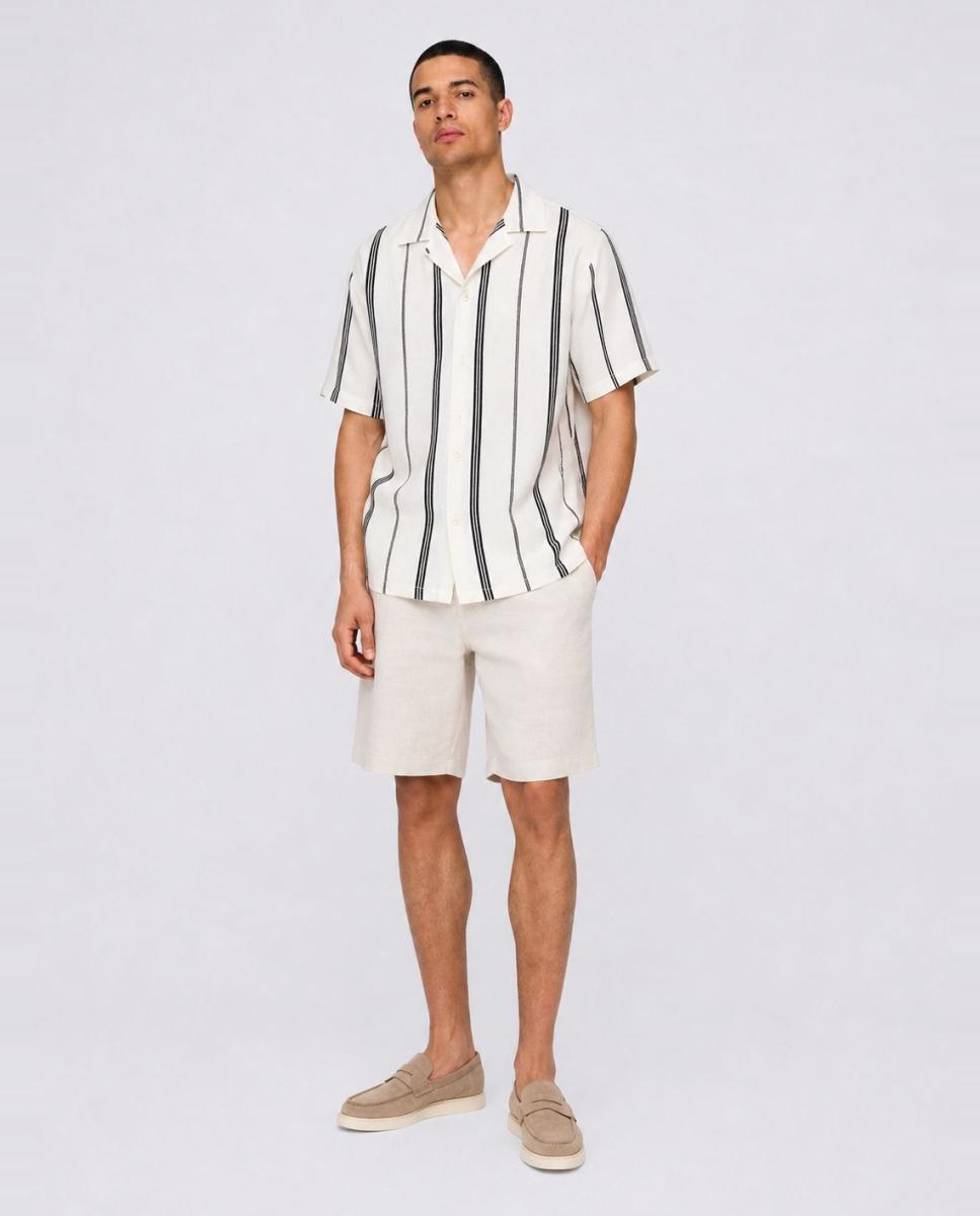Imagen 0 de Camisa manga corta de hombre loose fit. Compuesta de viscosa y algodón. Verde