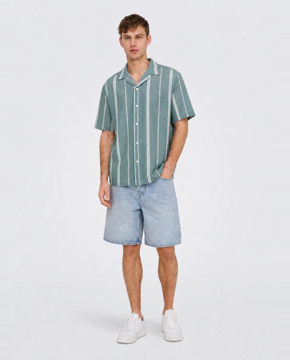 Imagem 0 de Camisa Loose Fit com Manga Curta Composta por Viscose e Algodão.