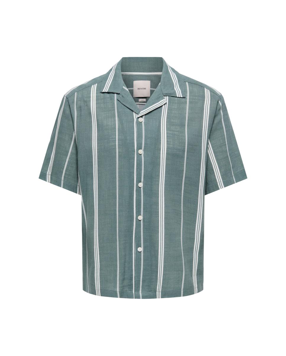 Camisa Loose Fit com Manga Curta Composta por Viscose e Algodão. Verde-3