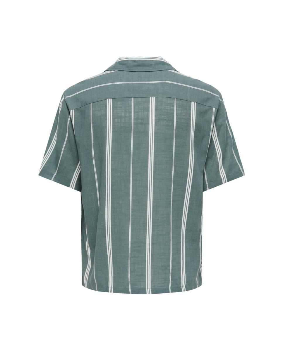 Camisa Loose Fit com Manga Curta Composta por Viscose e Algodão. Verde-4