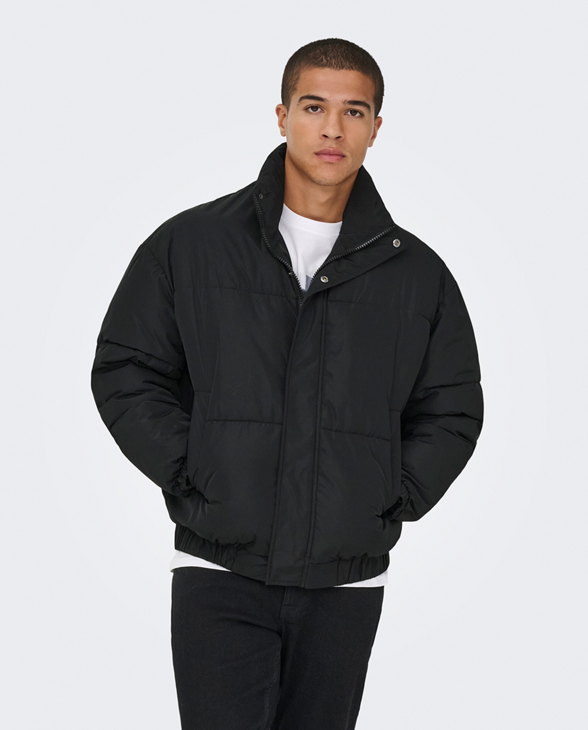 Sobretudo Acolchoado Regular Fit com Gola Alta Preto-1