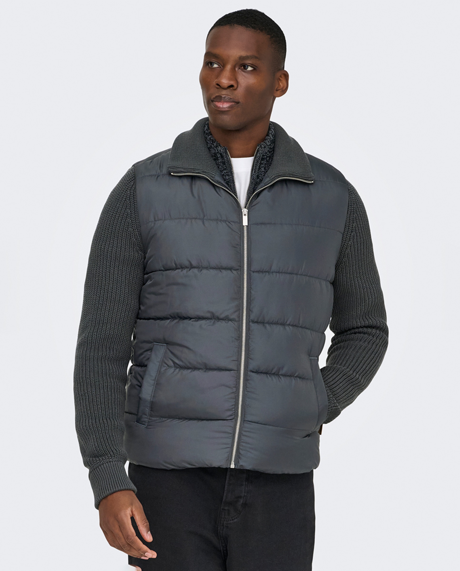 Imagem 0 de Casaco Acolchoado Ligeiro Regular Fit.