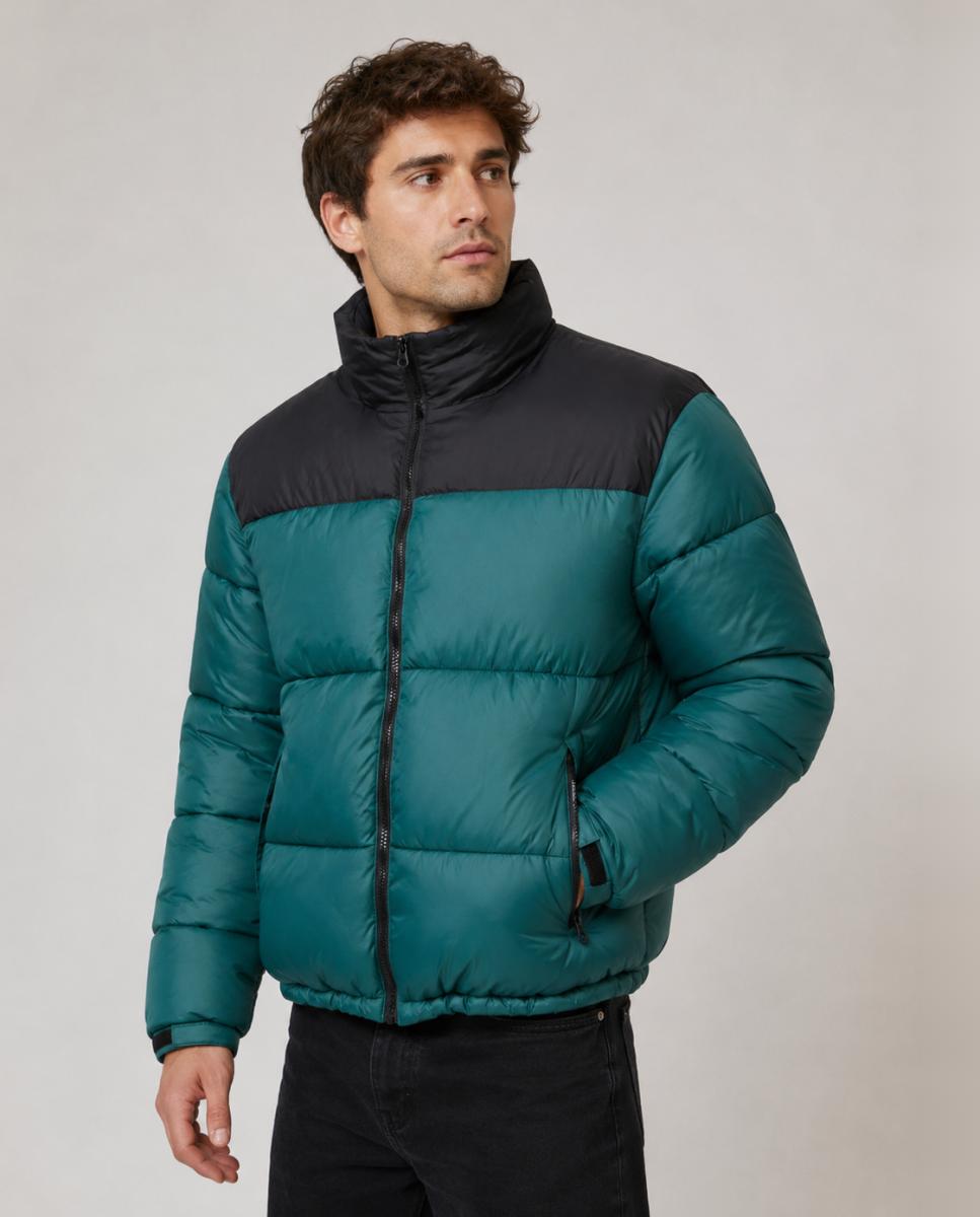 Imagen 1 de Abrigo acolchado de hombre con cuello alto. Verde