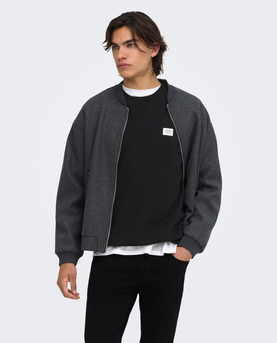 Sweatshirt Regular Fit com Gola Redonda. Preto-3