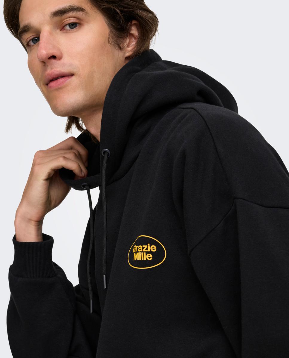 Sweatshirt com Capuz e Detalhe à Frente Preto-4