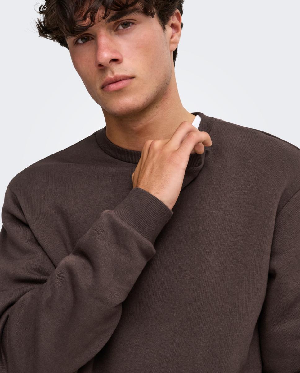 Sudadera de hombre básica con cuello redondo. - Only & Sons - Marrón oscuro Marrón oscuro-4