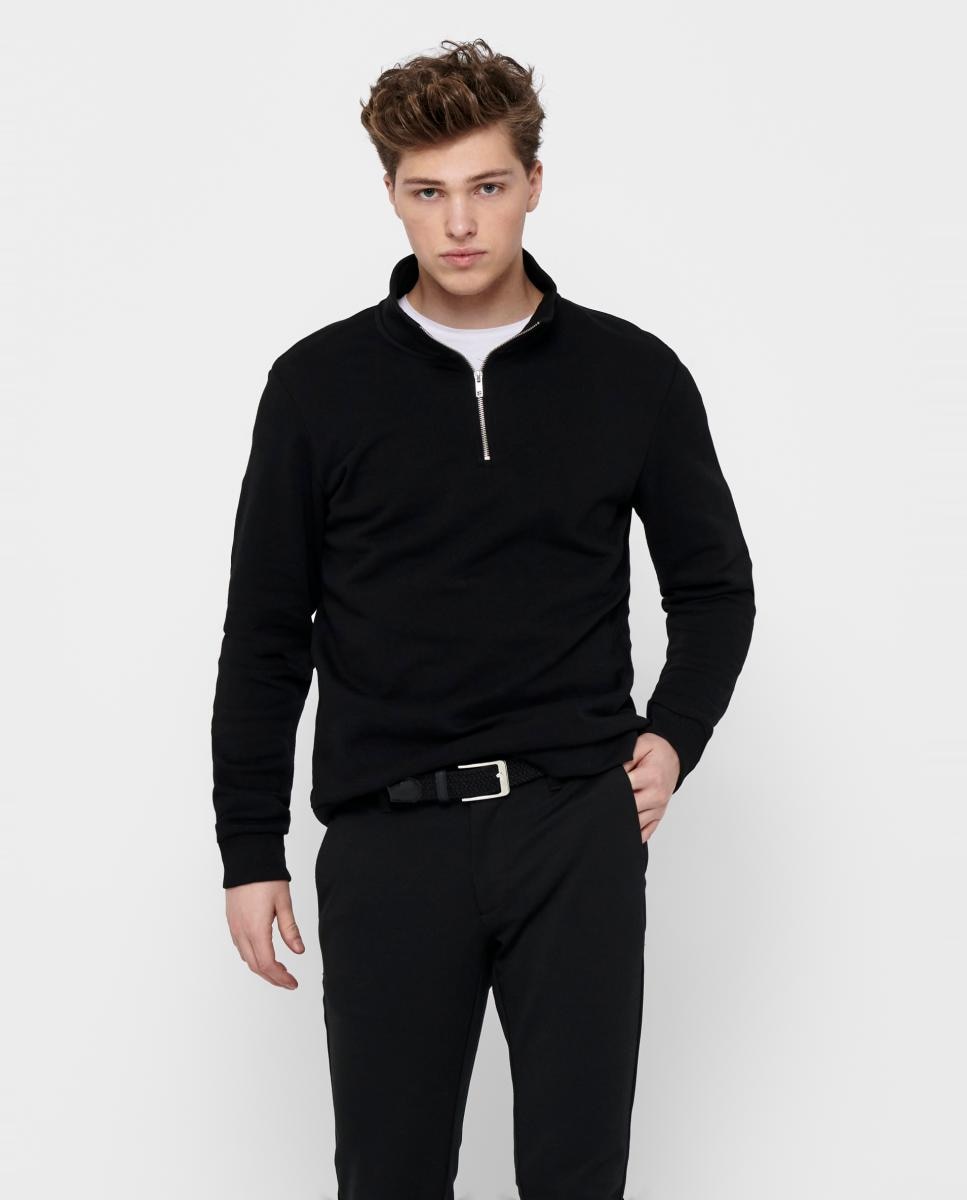 Imagen 0 de Sudadera de hombre básica con cuello alto. Negro