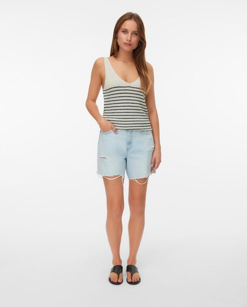 Vero Moda - Short vaquero de mujer con bajos deshilachados.