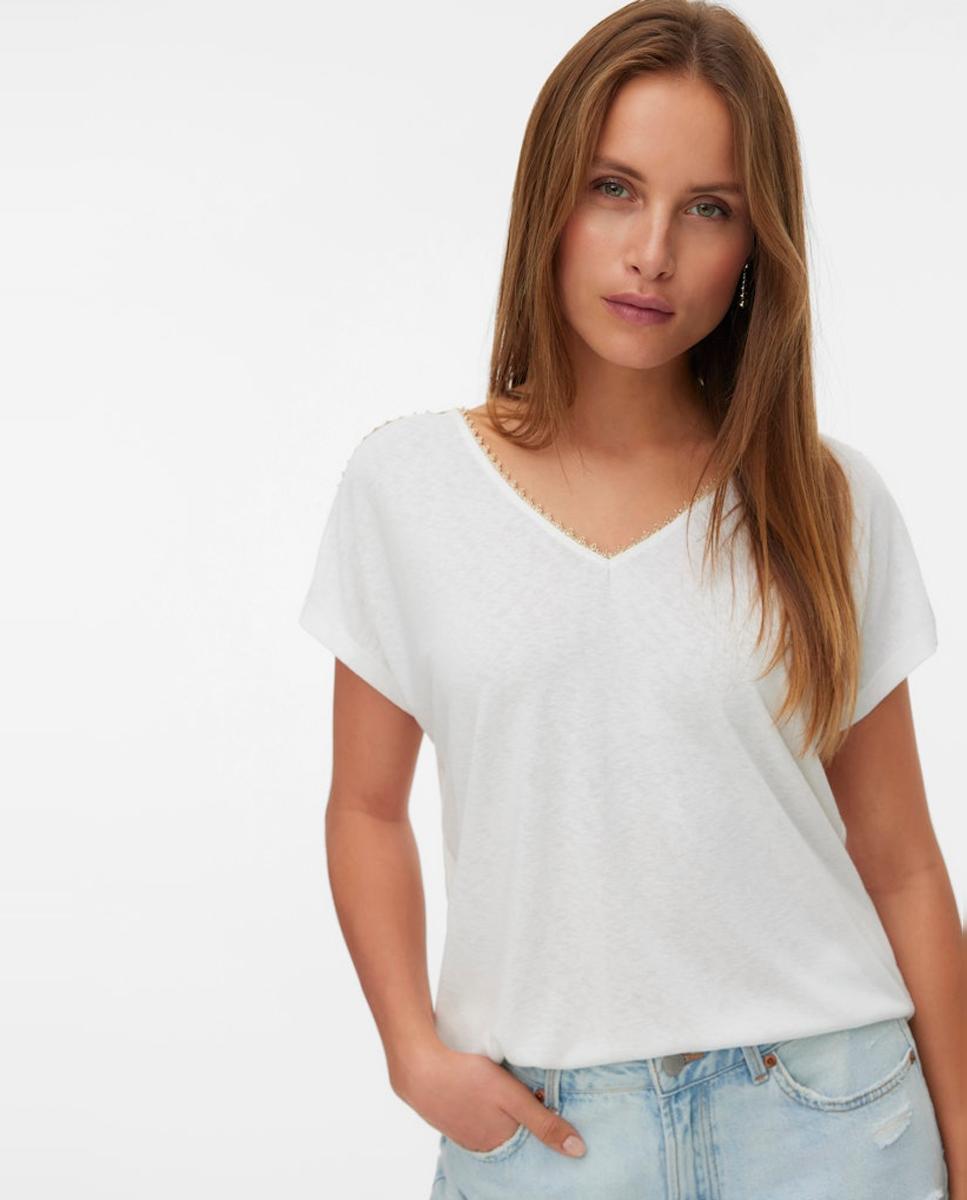 Vero Moda - Camiseta de mujer cuello pico con detalle de brillo.