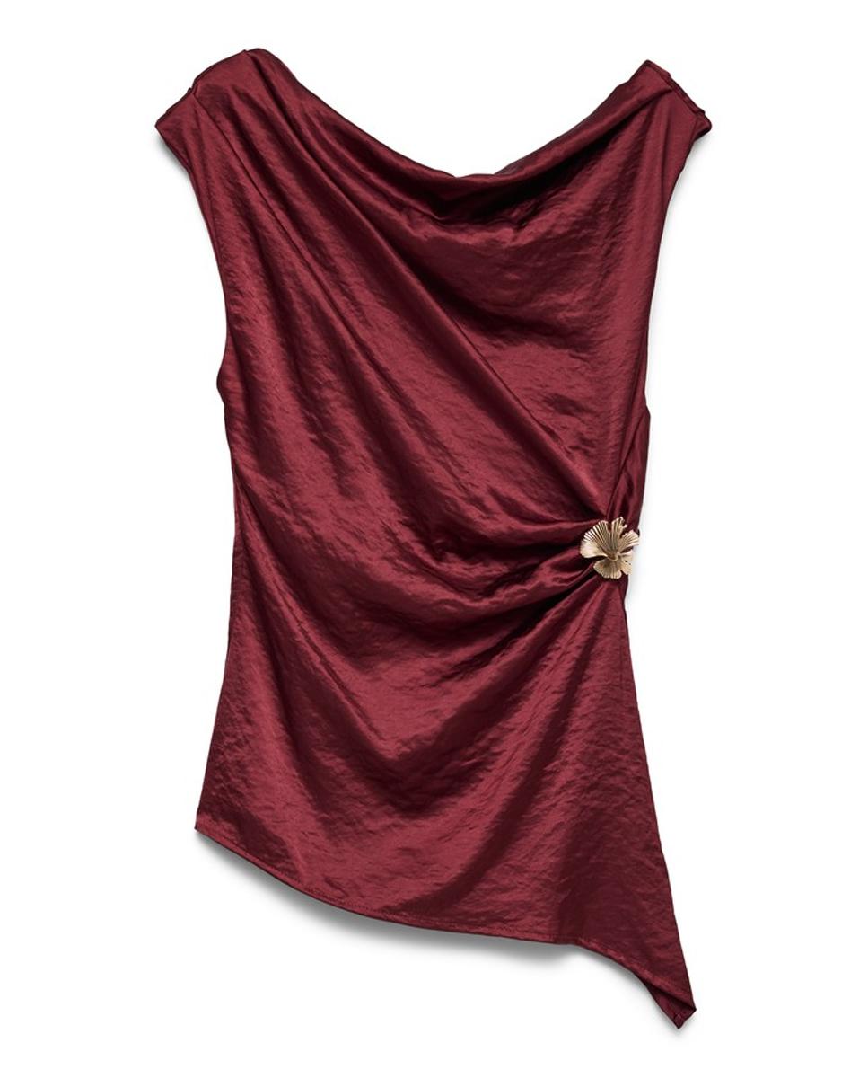 Imagen 4 de Top asimétrico efecto satinado con broche - Vero Moda - Rojo Granate Rojo Granate
