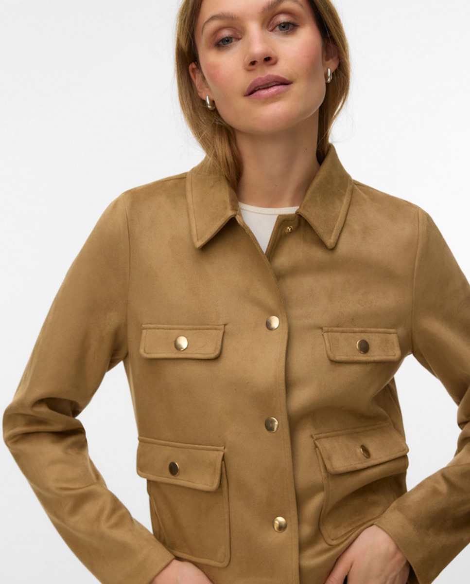Vero Moda - Chaqueta de ante de mujer con botón dorado.