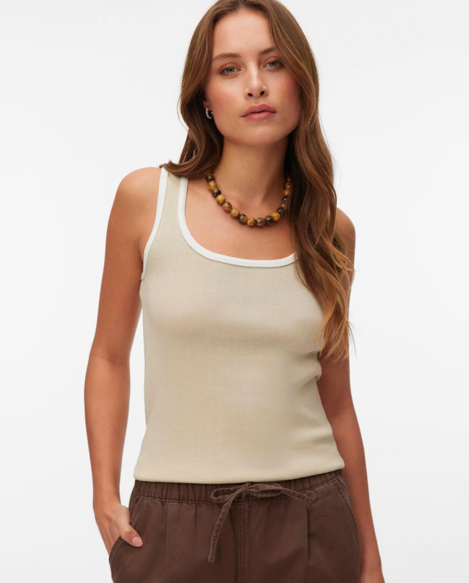 Vero Moda - Top de punto canalé con bordes a contraste.