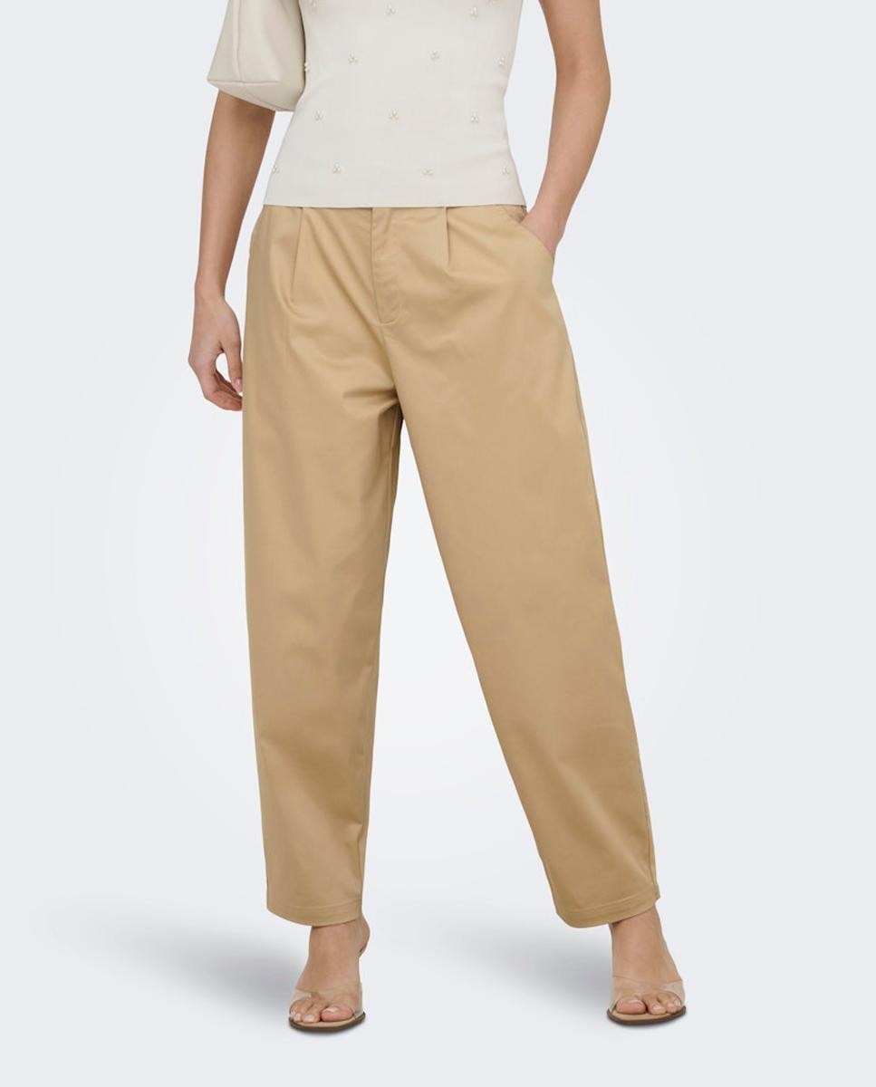 Calças Chino com Cintura Subida e Corte Barrel Bege-5