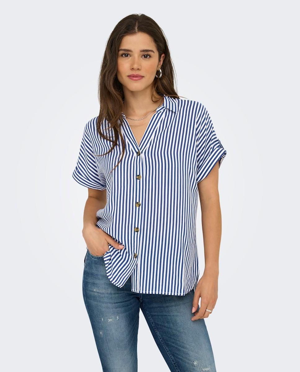 Only - Camisa de mujer de manga corta con bajo más largo.