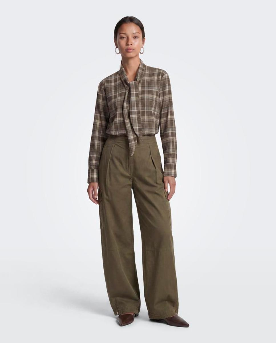 Camisa de mujer con cuello camisero y pañuelo - Only - Marrón Marrón-1