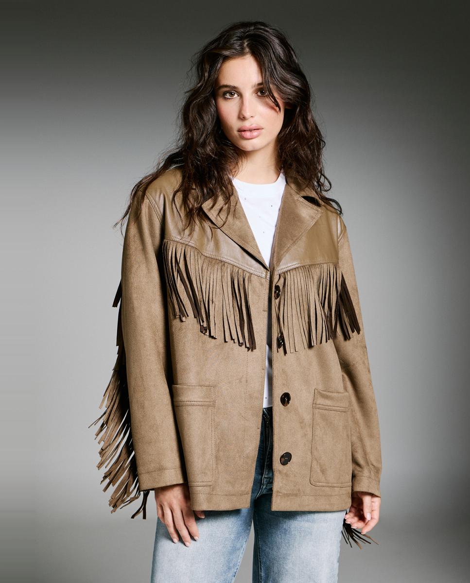 Chaqueta con flecos efecto ante de mujer