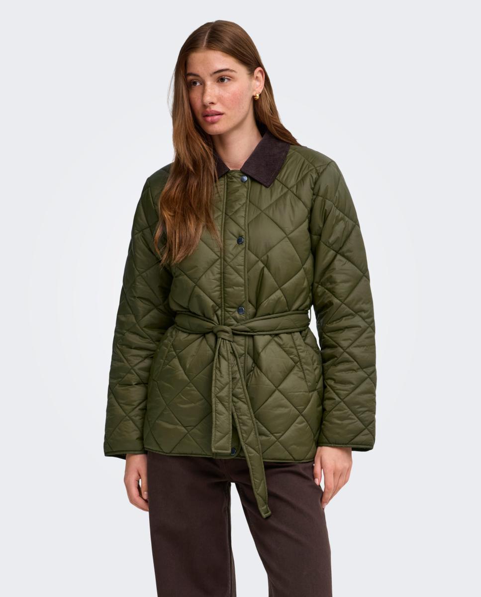 Imagen 0 de Abrigo de mujer acolchado con cuello de pana Verde oscuro