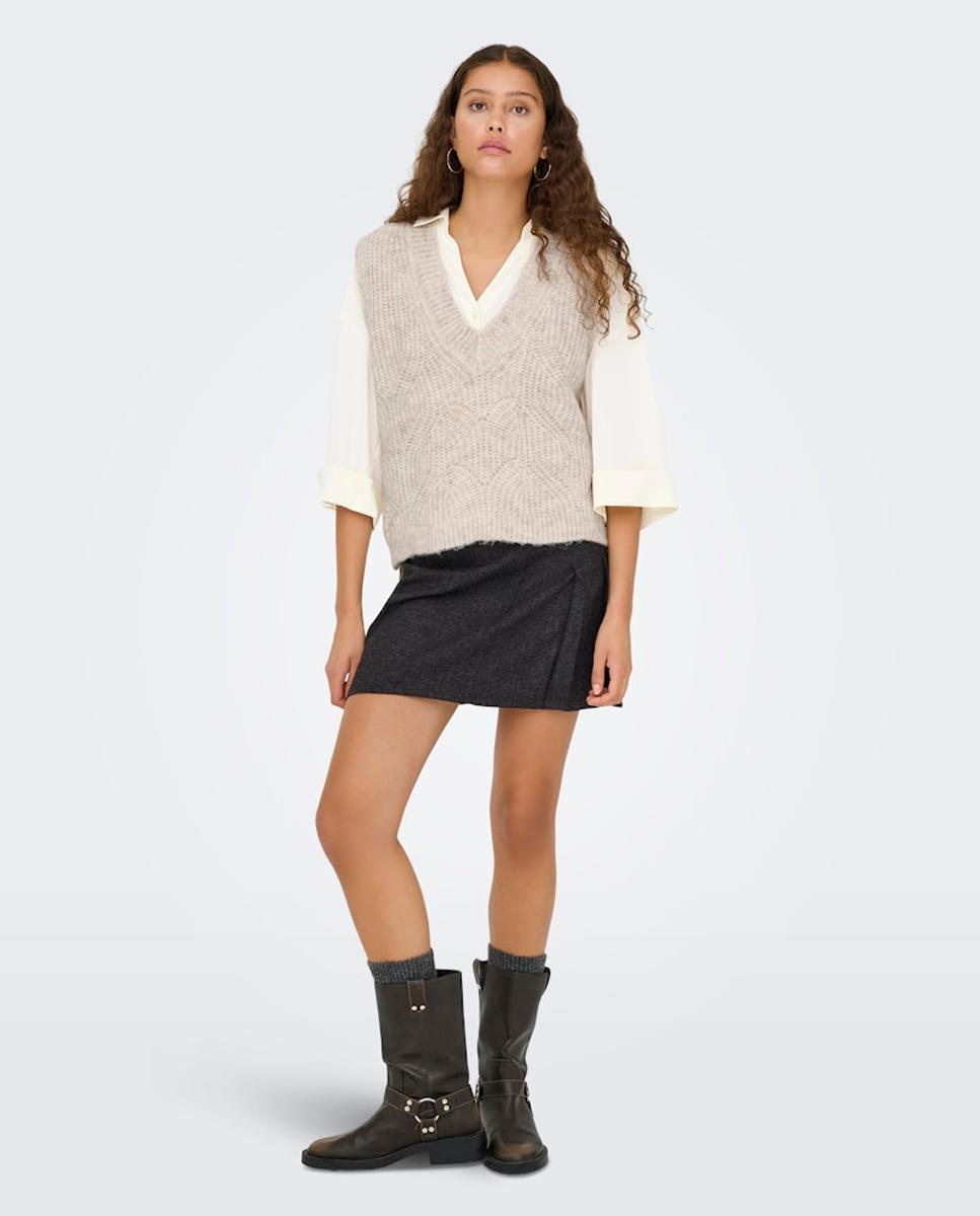 Colete com Decote em Bico Creme-4