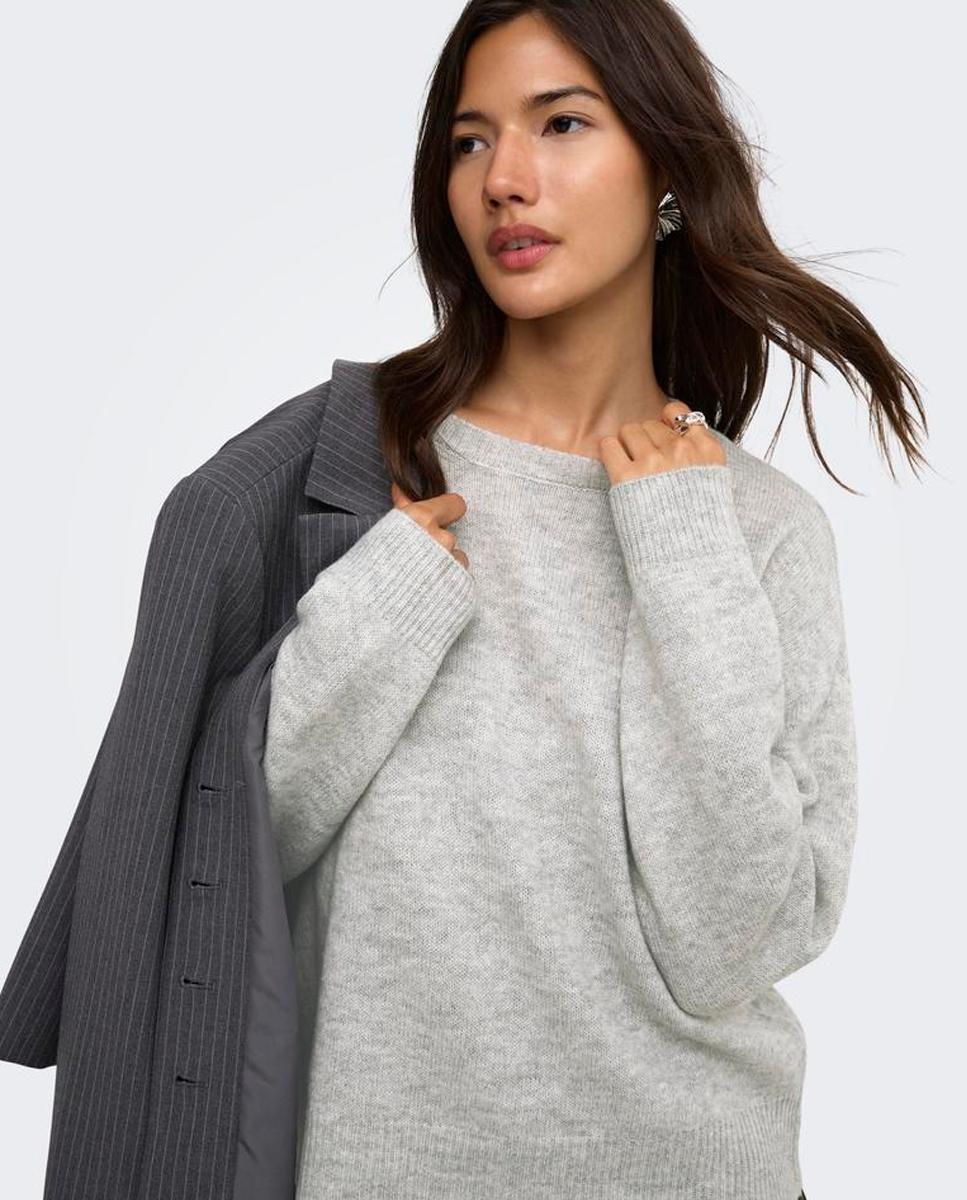 Imagen 4 de Jersey de mujer con cuello redondo y hombros caídos - Only - Gris claro Gris claro