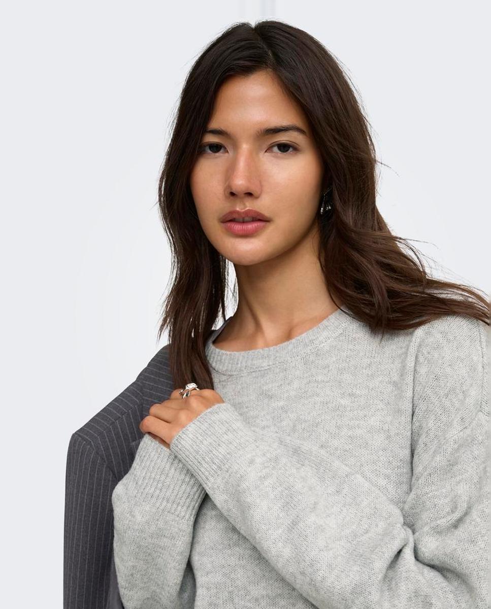 Imagen 5 de Jersey de mujer con cuello redondo y hombros caídos - Only - Gris claro Gris claro