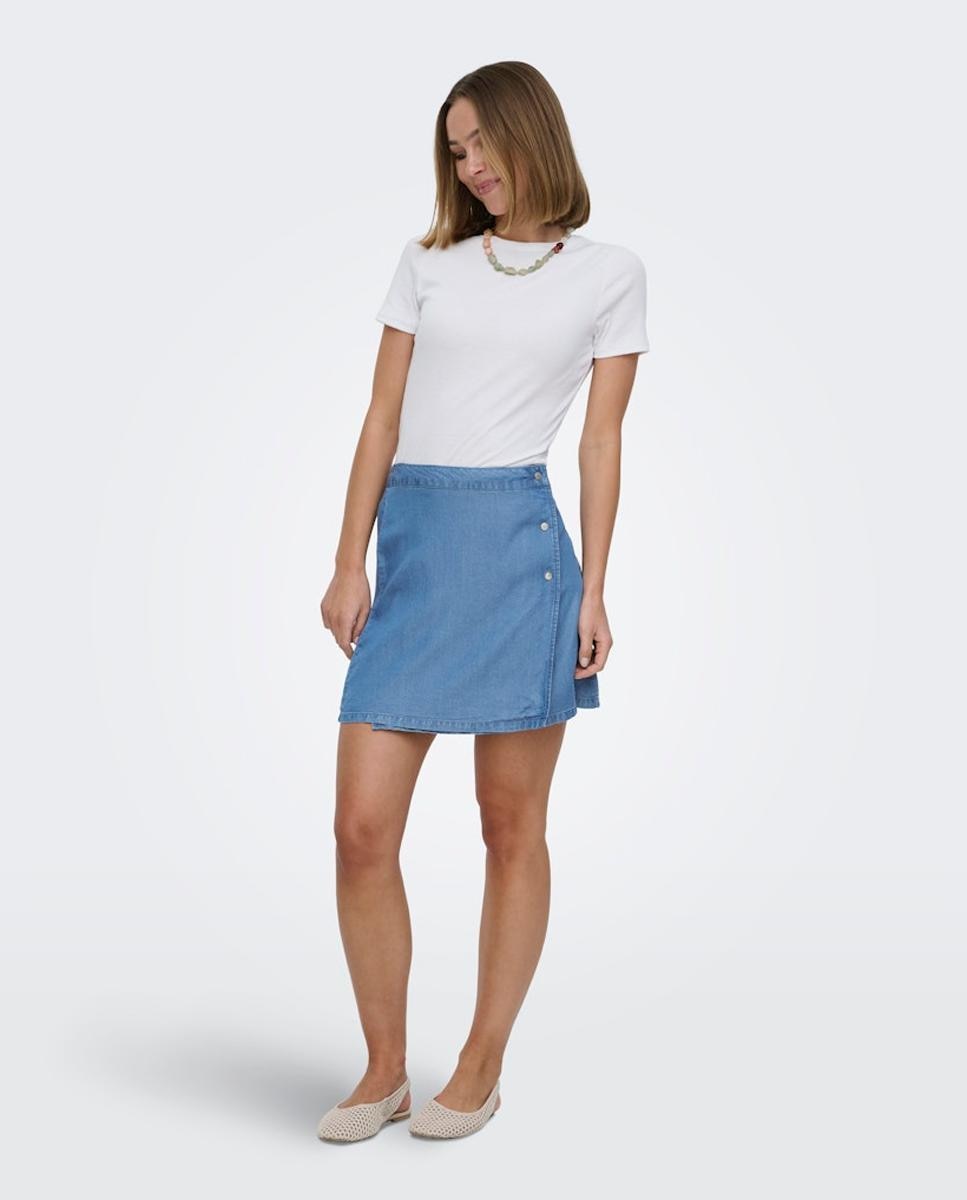 Only - Falda corta cruzada de mujer con cierre frontal.