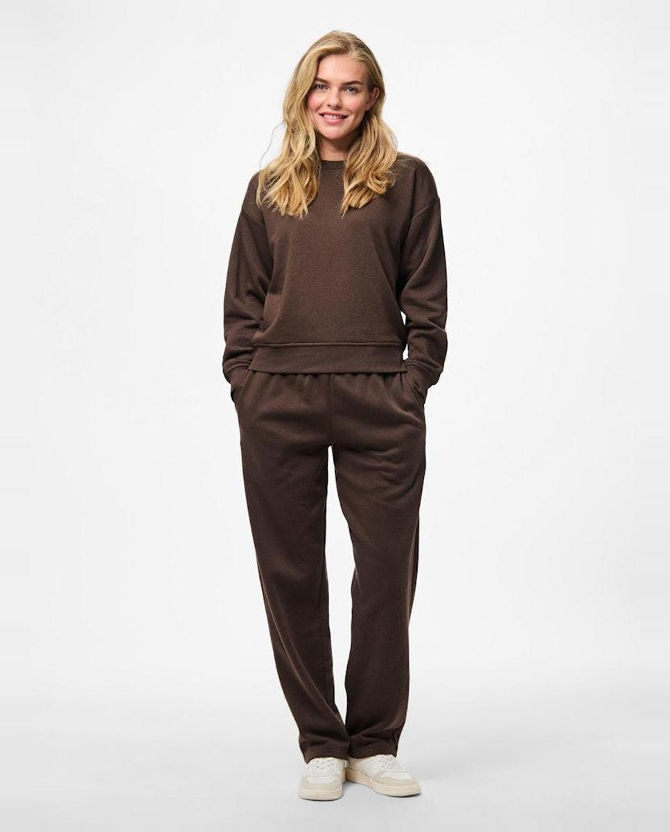 Pantalones de chándal de mujer. - Pieces - Marrón oscuro Marrón oscuro-1